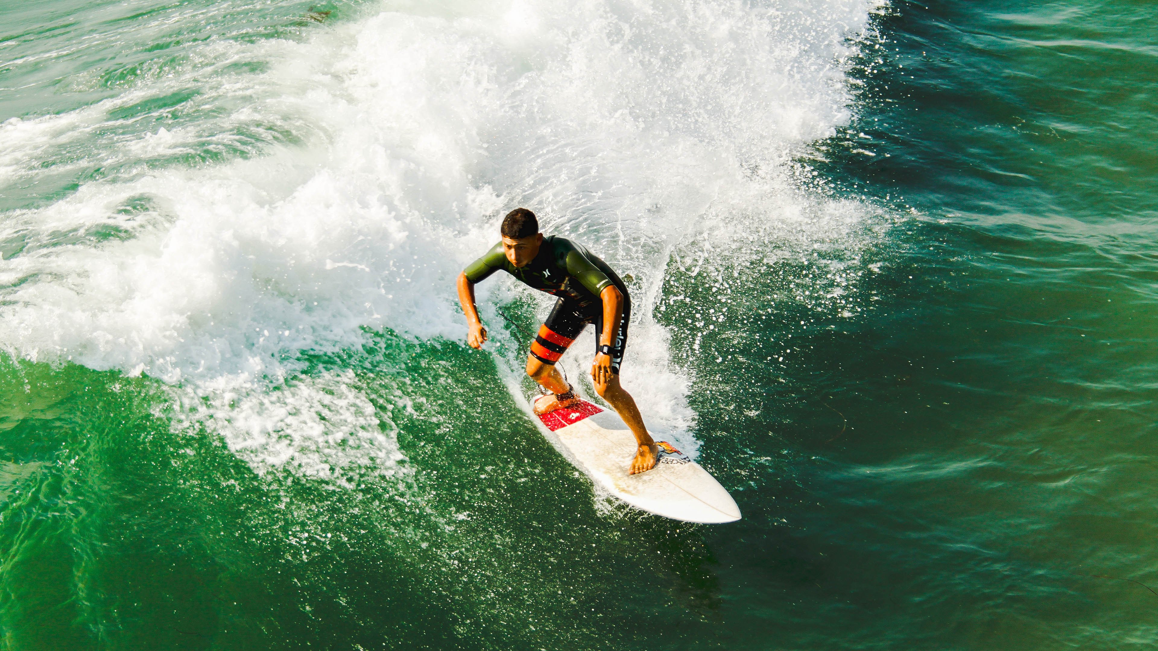勇士反击成功,库里带队轻松战胜太阳,库里35分勇士惜败开拓
