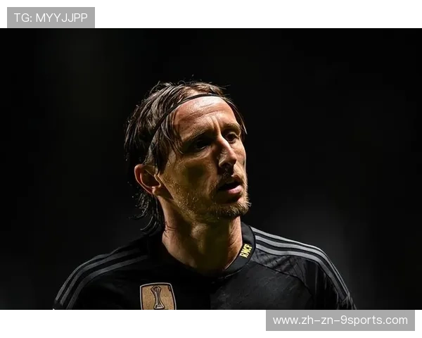 克罗地亚莫德里奇中场指挥如大师般淡定